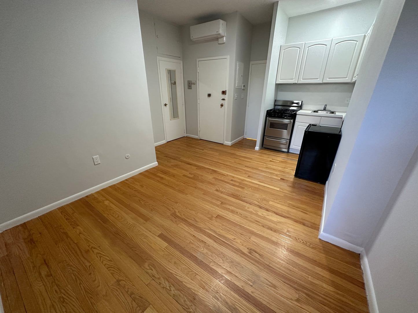 RENTED/OFF MARKET $2,050 / 234ft2 - ➽Cozy Back Bay Micro-Studio Available June! (Back Bay)