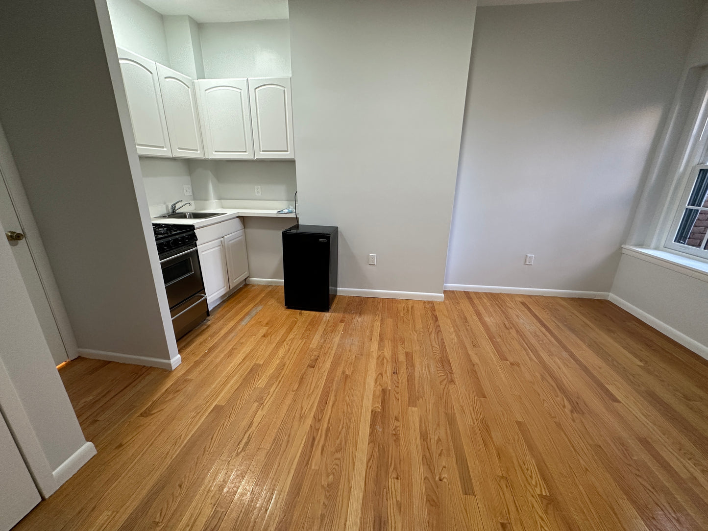 RENTED/OFF MARKET $2,050 / 234ft2 - ➽Cozy Back Bay Micro-Studio Available June! (Back Bay)