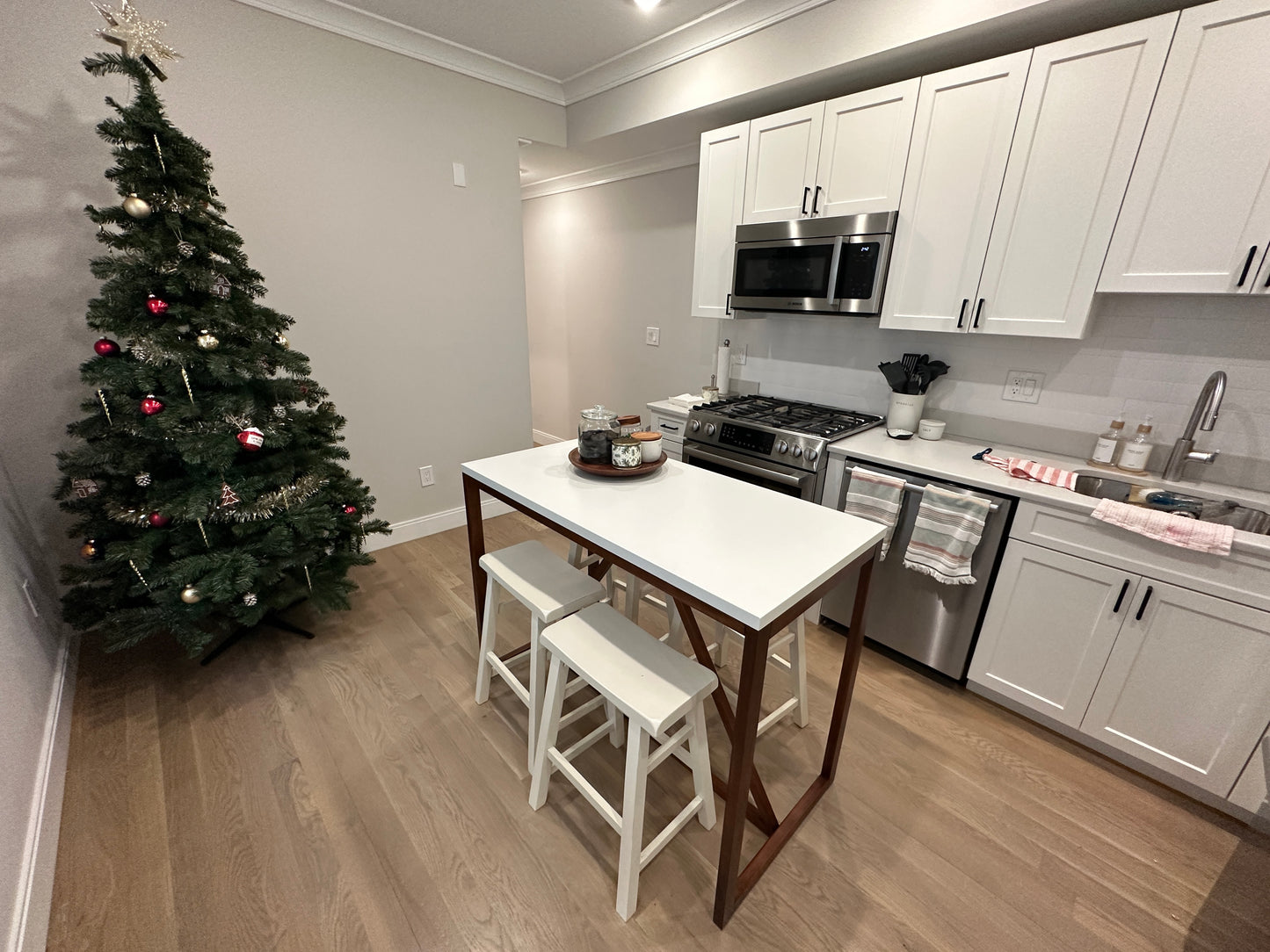 APPLICATION PENDING $2,500 / 1br - 675ft2 - ➽Bold Brighton 1.5 Bedroom Available Now! Pet OK! No Fee! (Brighton)