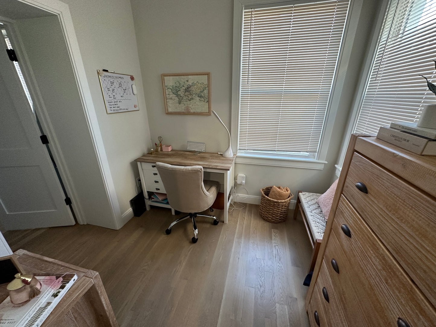 APPLICATION PENDING $2,500 / 1br - 675ft2 - ➽Bold Brighton 1.5 Bedroom Available Now! Pet OK! No Fee! (Brighton)