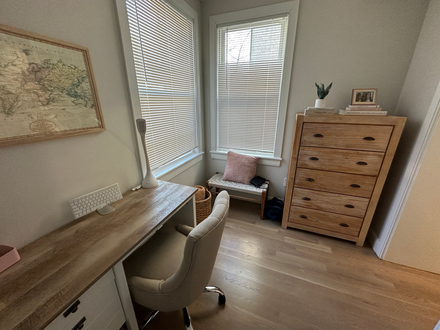 APPLICATION PENDING $2,500 / 1br - 675ft2 - ➽Bold Brighton 1.5 Bedroom Available Now! Pet OK! No Fee! (Brighton)