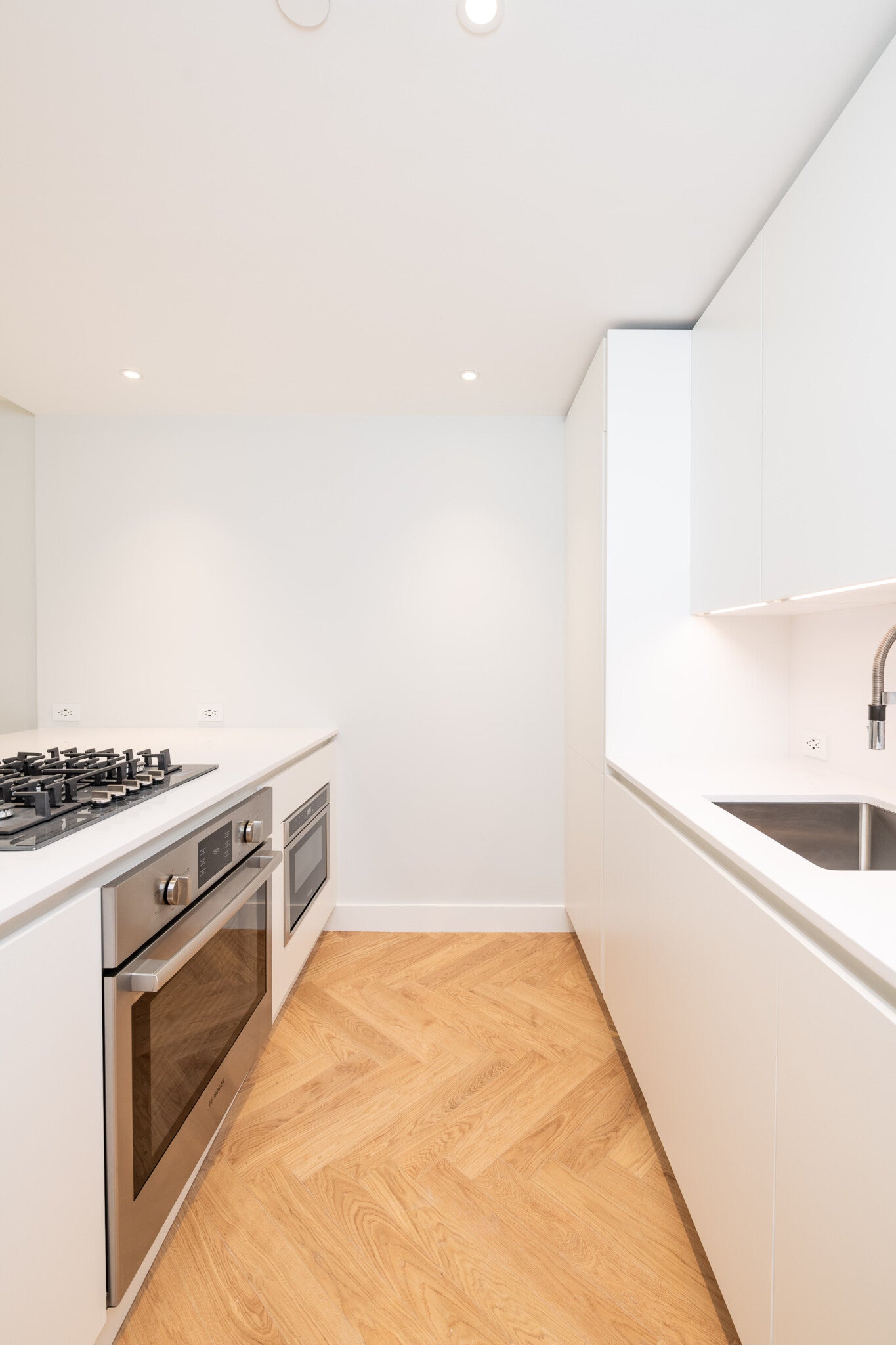 $4,325 / 1br - 700ft2 - ➽Gorgeous Back Bay 1 Bedroom w/In Unit WD Available Now! (Back Bay)