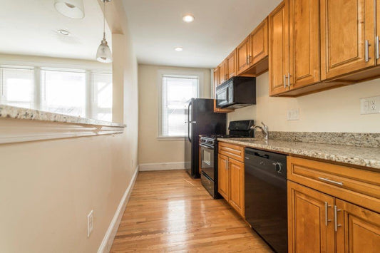 $2,065 / 405ft2 - ➽Cozy Somerville Studio Available Now! No Fee! (Winter Hill)