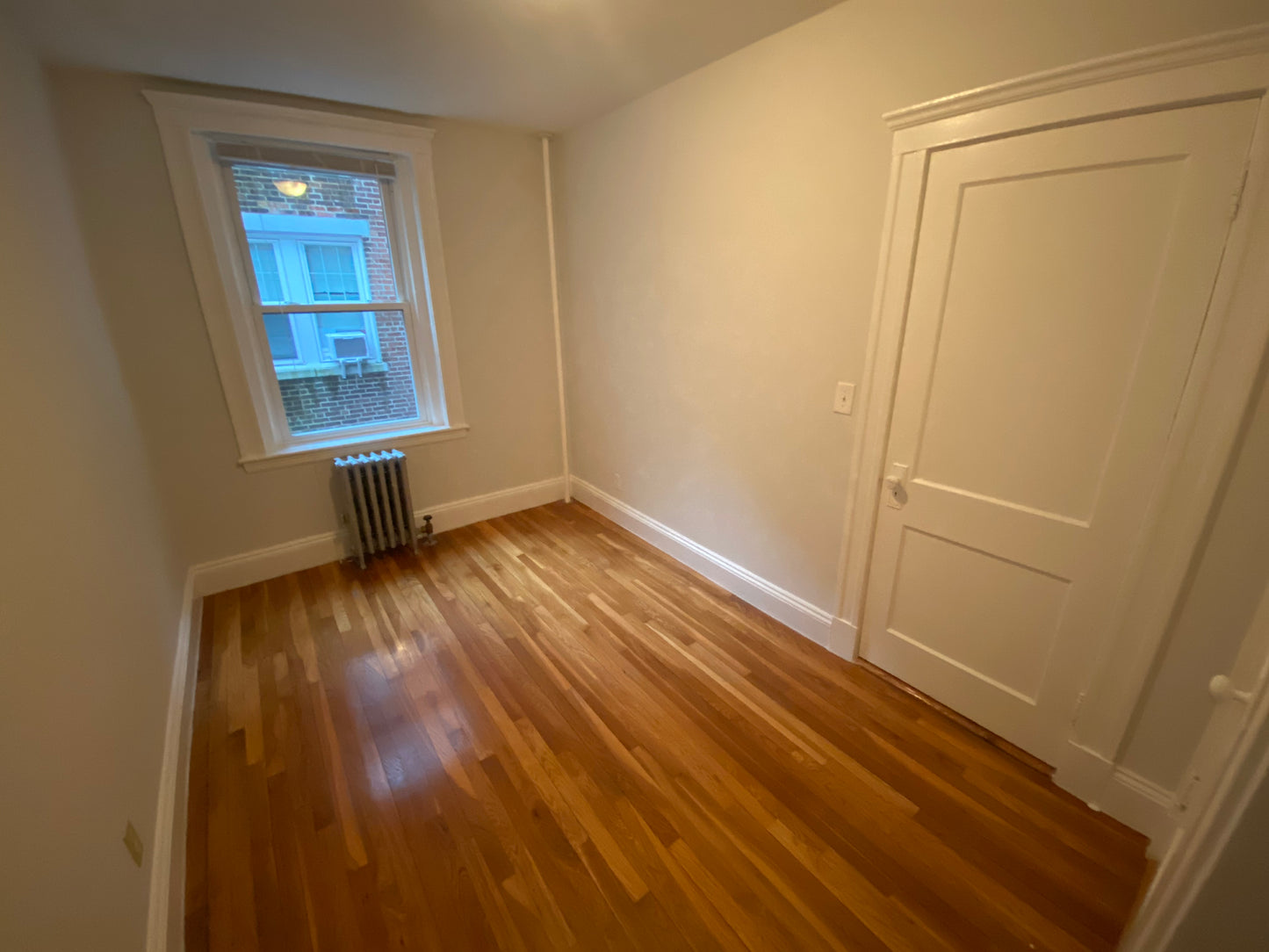 $2,295 / 1br - 585ft2 - ➽Beautiful Brighton 1 Bedroom Available Now! HT & HW Included! No Fee! (Brighton)
