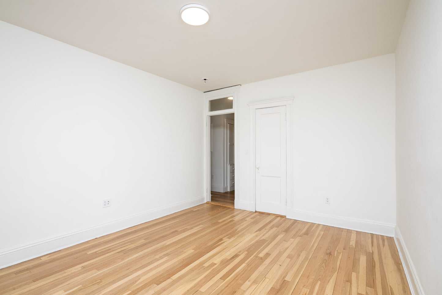 APPLICATION PENDING $2,525 / 1br - 585ft2 - ➽Stunning Brighton 1 Bedroom Available Now! HW/HW Included! No Fee! (Brighton)