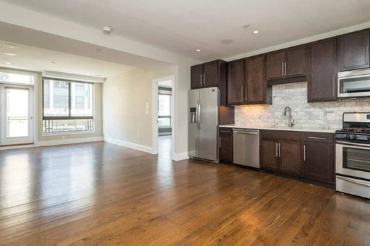 $3,900 / 2br - 1155ft2 - ➽Dazzling South Boston/Seaport 2 Bedroom 2 Bathroom Available 9/1! (South Boston)