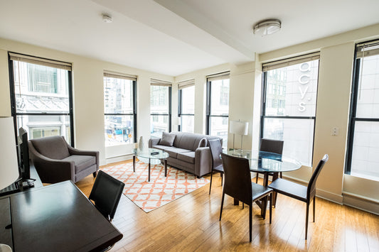 $3,175 / 1br - 659ft2 - ➽Lovely Midtown 1 Bedroom Available August! No Fee! Pet-Friendly! (Midtown)