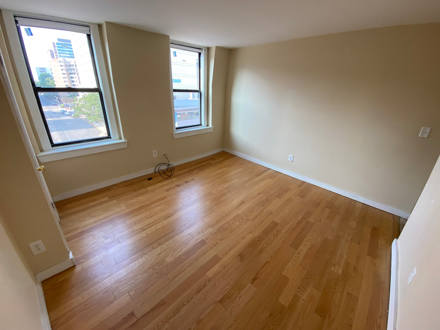 APPLICATION PENDING $3,150 / 2br - ➼Fantastic Beacon Hill 2 Bedroom w/No Fee! Pet-Friendly! (Beacon Hill)