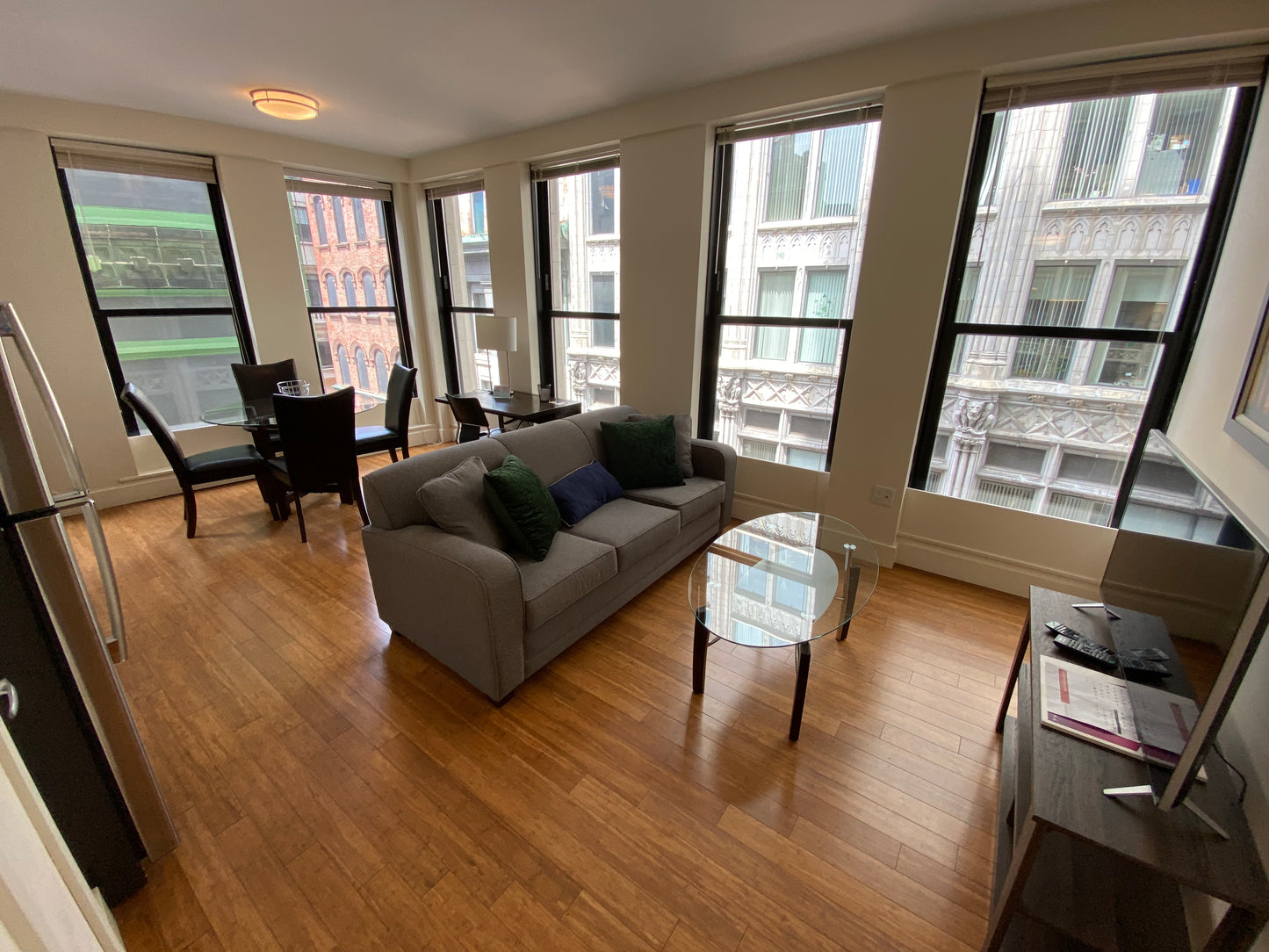 $3,200 / 1br - 527ft2 - ➽Superior Midtown 1 Bedroom Available September! Pet-Friendly! (Midtown)