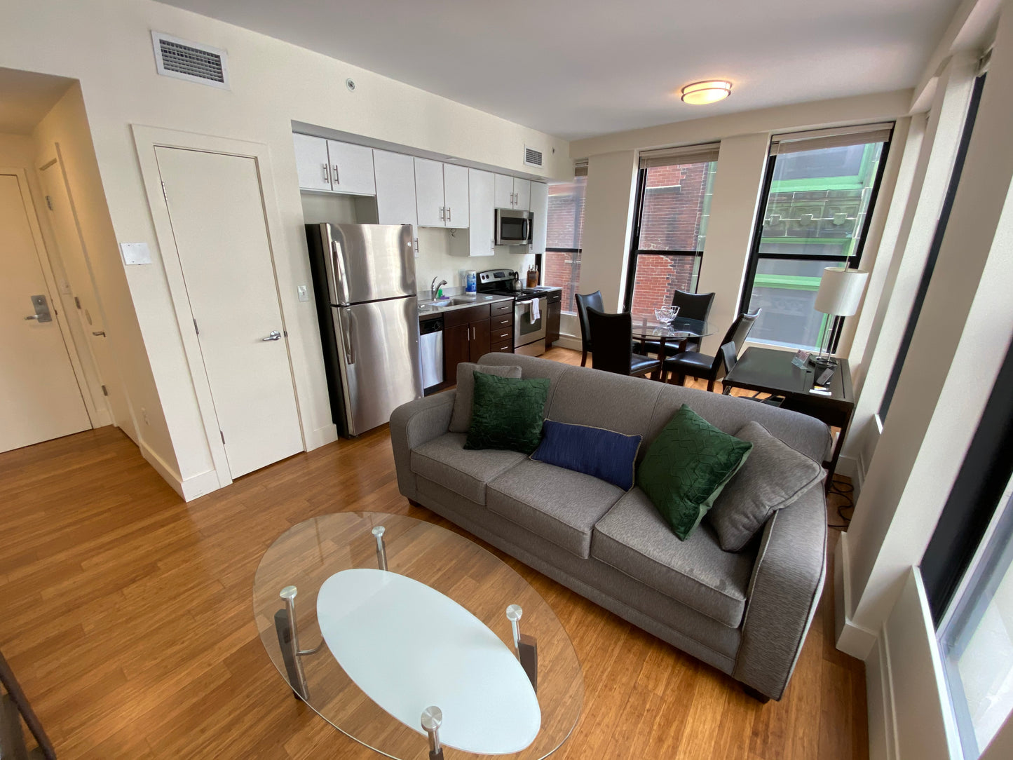 $3,200 / 1br - 527ft2 - ➽Superior Midtown 1 Bedroom Available September! Pet-Friendly! (Midtown)