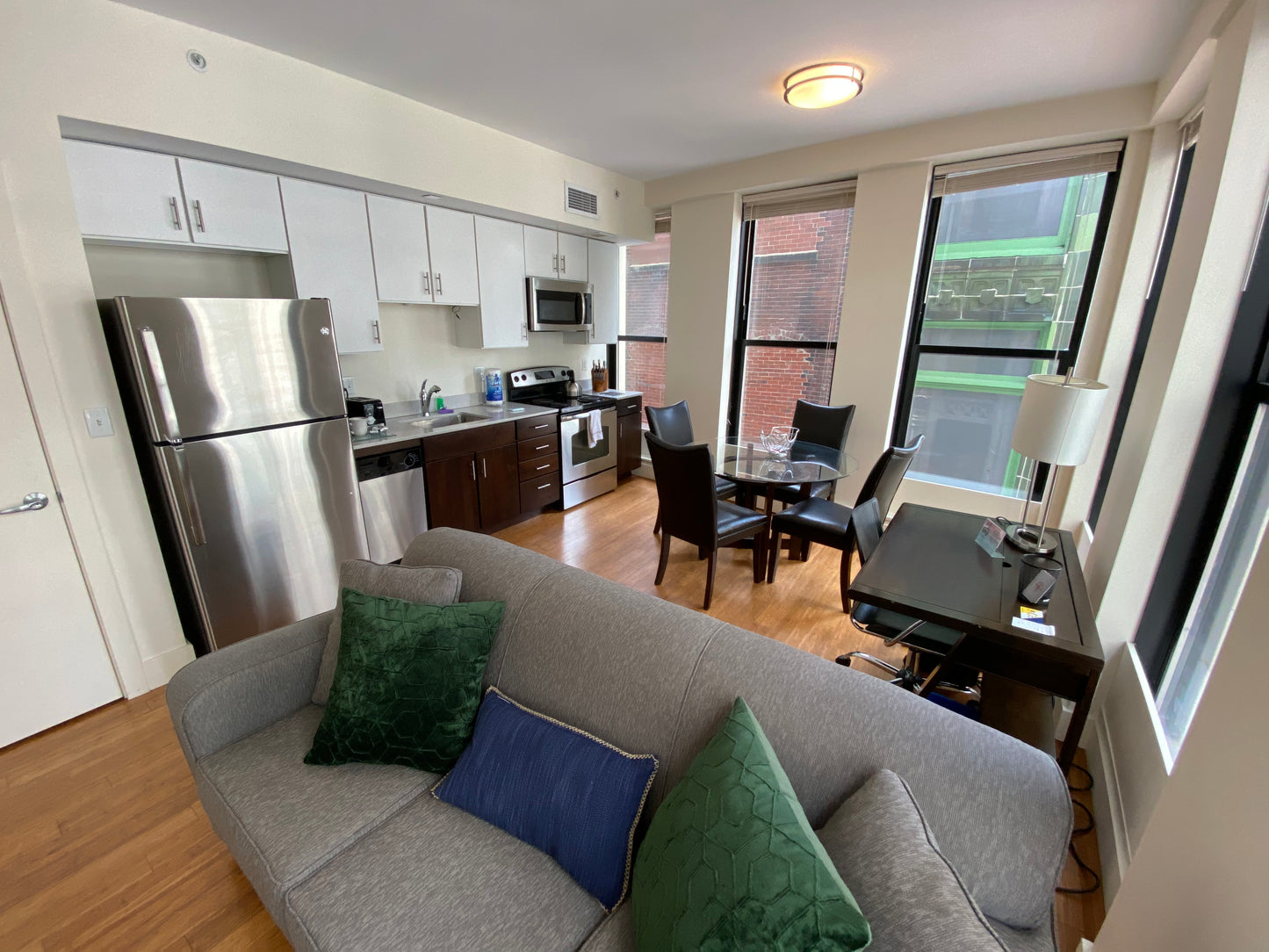 $3,200 / 1br - 527ft2 - ➽Superior Midtown 1 Bedroom Available September! Pet-Friendly! (Midtown)