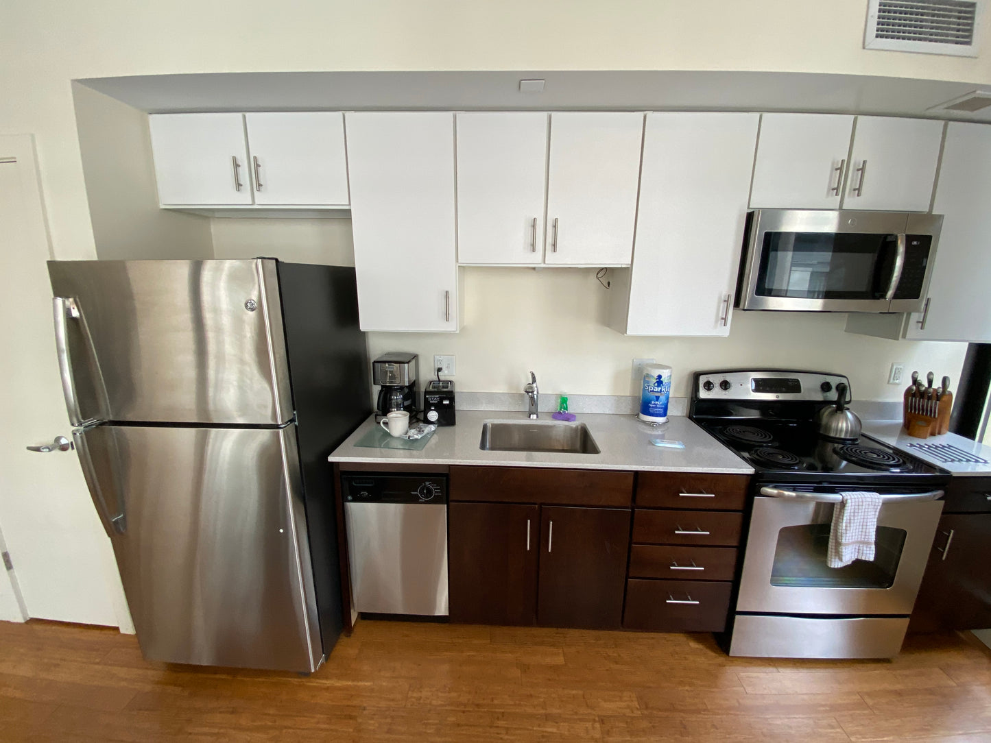 $3,200 / 1br - 527ft2 - ➽Superior Midtown 1 Bedroom Available September! Pet-Friendly! (Midtown)