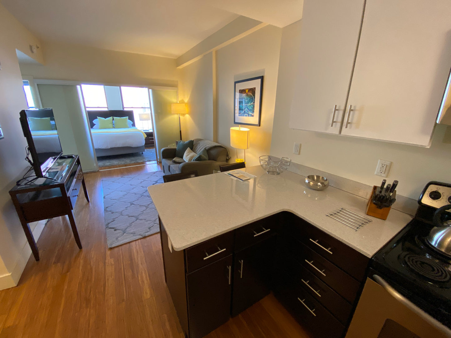 $4,150 / 2br - 596ft2 - ➽Comfy Midtown Pet-Friendly 2 Bedroom Avail. Now! (Midtown)