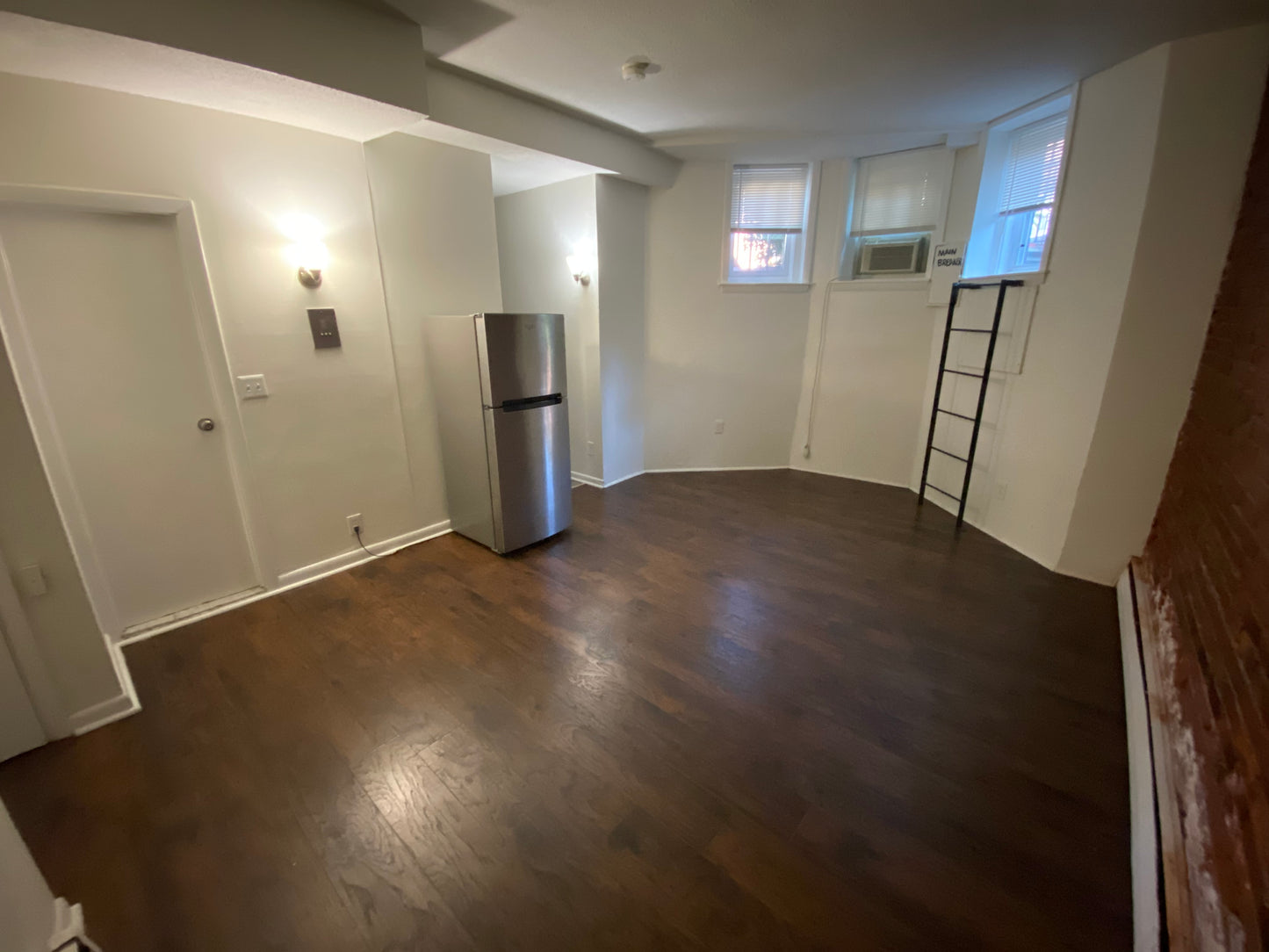 $1,975 / 271ft2 - ➽Charming Back Bay Studio Available September! No Fee! (Back Bay)