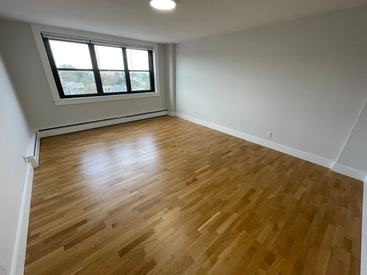 APPLICATION PENDING $3,575 / 2br - 793ft2 - ➽Fantastic South Boston 2 Bedroom Available September! (South Boston)