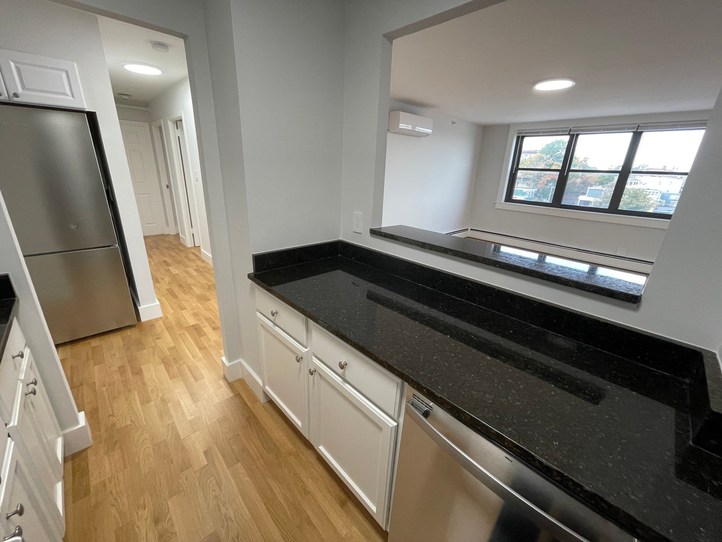 APPLICATION PENDING $3,575 / 2br - 793ft2 - ➽Fantastic South Boston 2 Bedroom Available September! (South Boston)