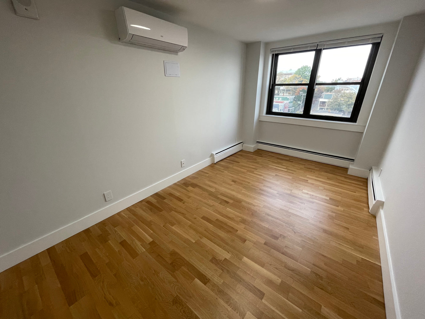 APPLICATION PENDING $3,575 / 2br - 793ft2 - ➽Fantastic South Boston 2 Bedroom Available September! (South Boston)