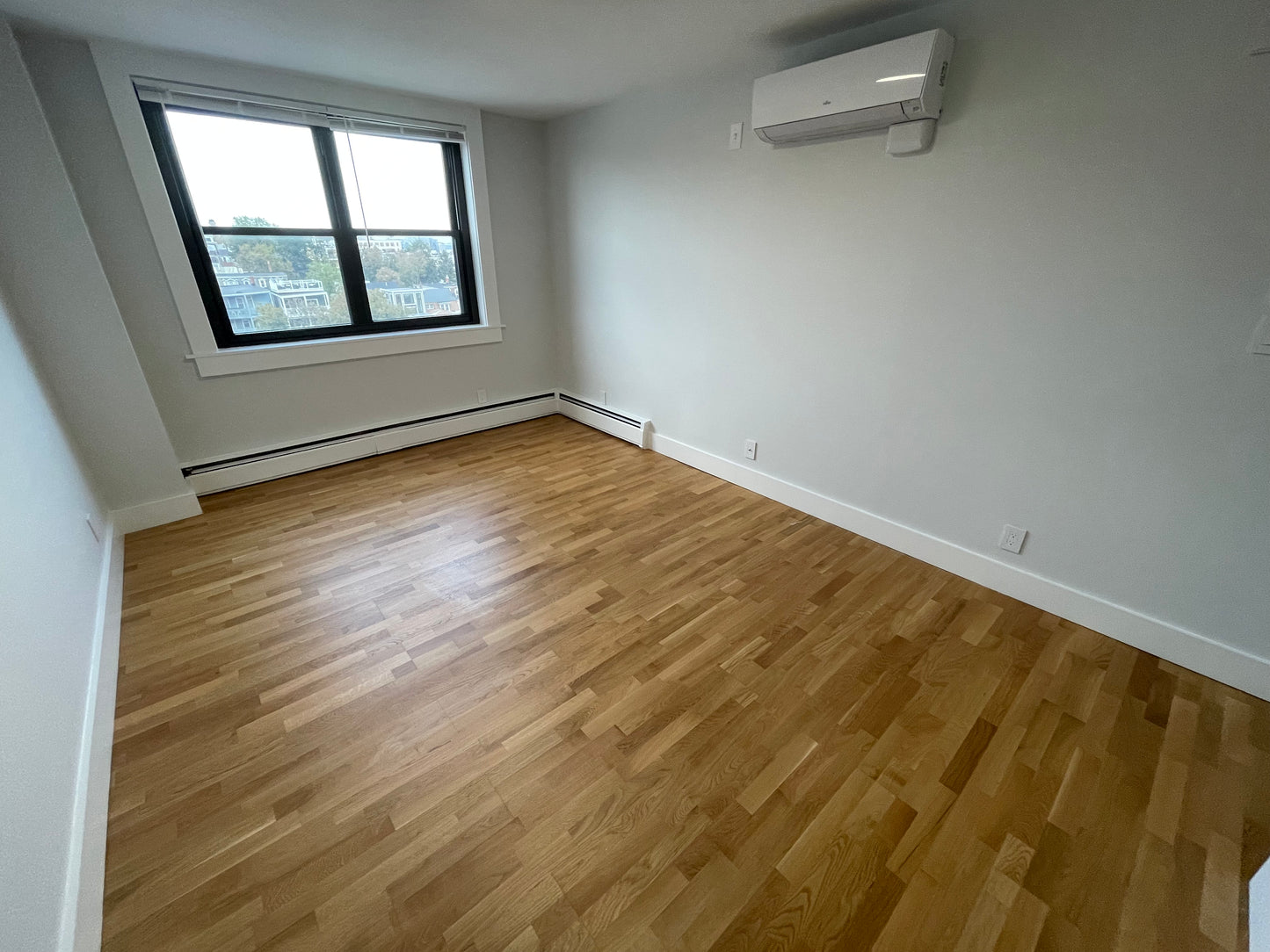 APPLICATION PENDING $3,575 / 2br - 793ft2 - ➽Fantastic South Boston 2 Bedroom Available September! (South Boston)