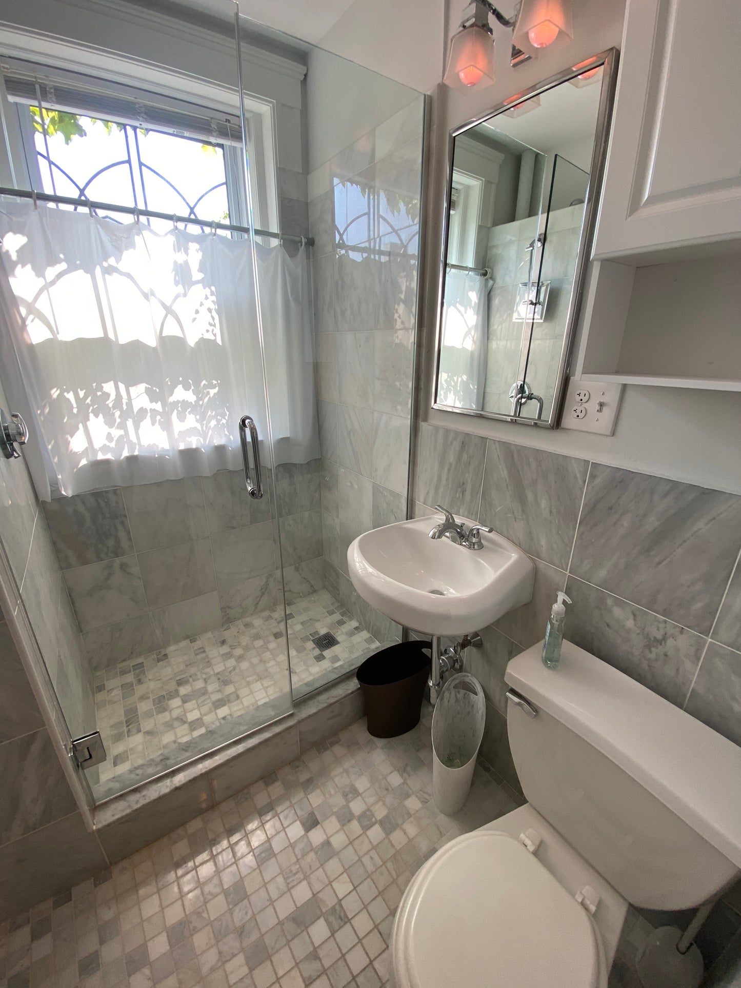 $2,450 / 371ft2 - ➽Beautiful Mission Hill Studio Available February! No Fee! (Mission Hill)