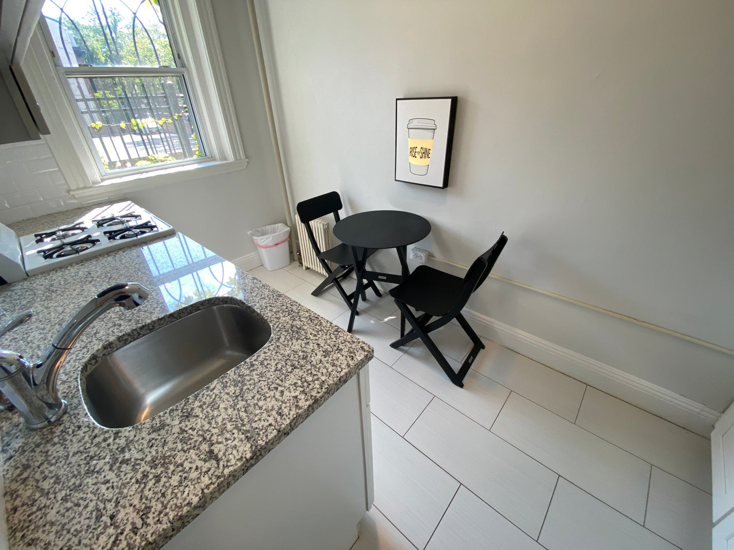 $2,450 / 371ft2 - ➽Beautiful Mission Hill Studio Available February! No Fee! (Mission Hill)