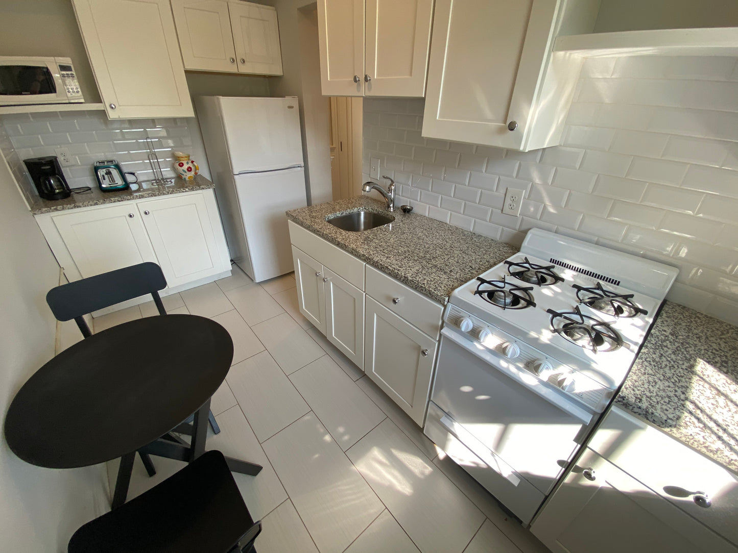 $2,450 / 371ft2 - ➽Beautiful Mission Hill Studio Available February! No Fee! (Mission Hill)