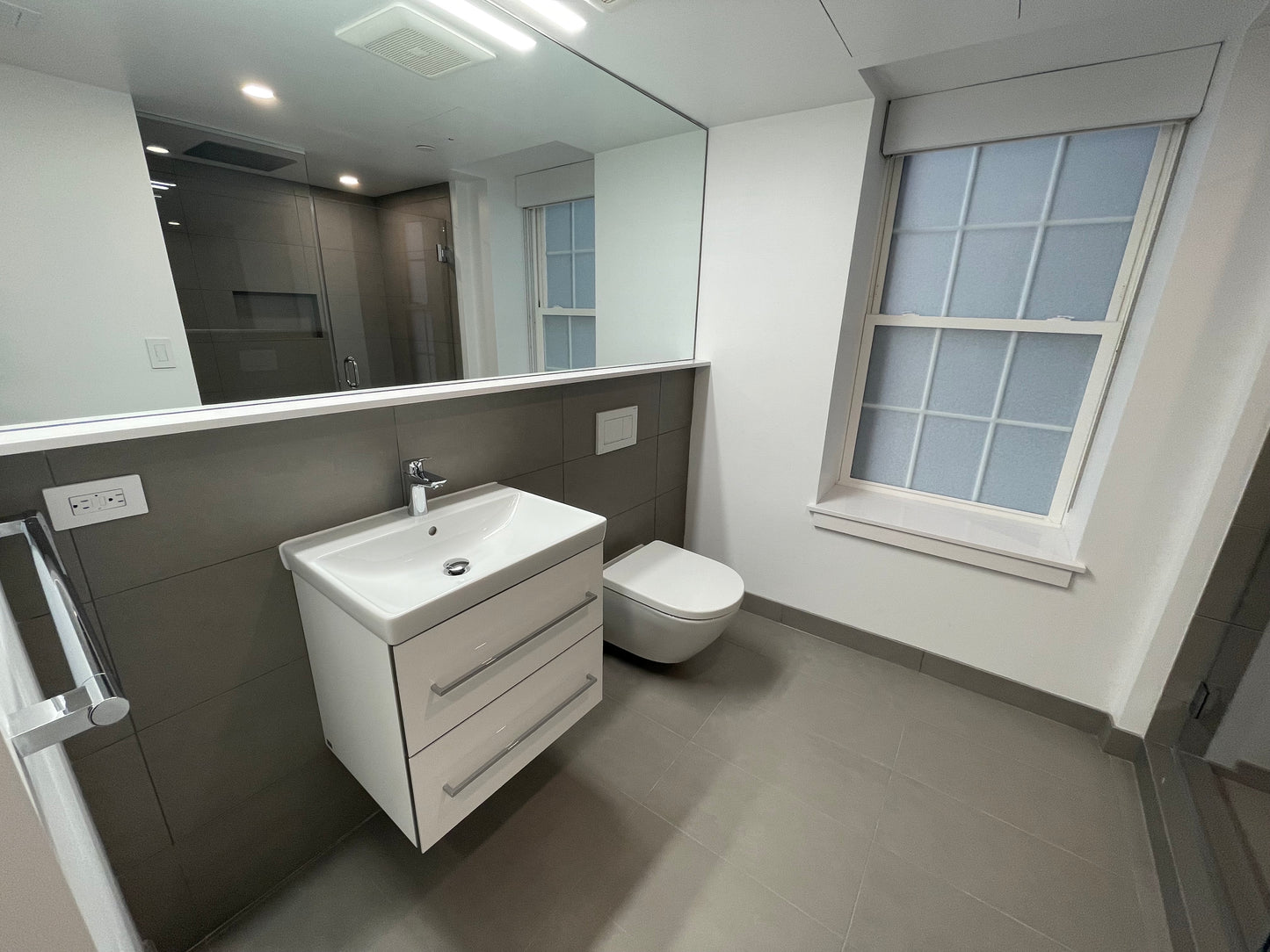 $3,200 / 1br - 660ft2 - ➽Deluxe Modern North End 1 Bedroom Available February! No Fee! (North End)