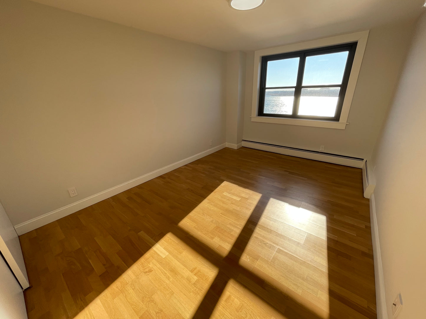 $3,625 / 2br - 776ft2 - ➽Lovely South Boston Waterview 2 Bedroom Available July! Pet-Friendly! (South Boston)