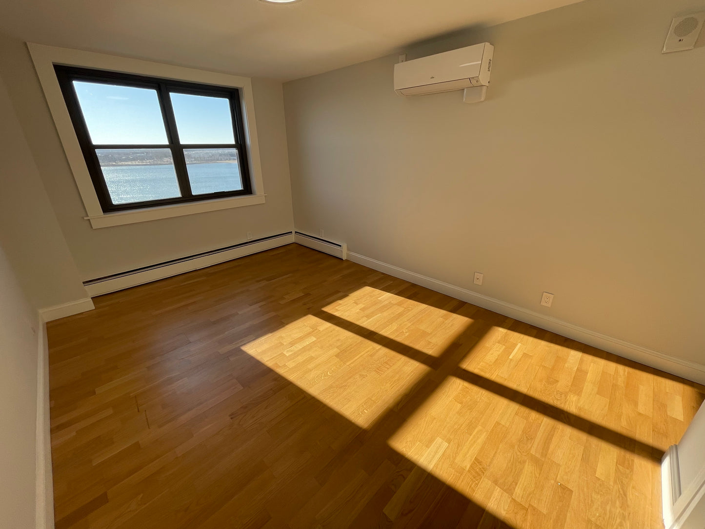 $3,625 / 2br - 776ft2 - ➽Lovely South Boston Waterview 2 Bedroom Available July! Pet-Friendly! (South Boston)