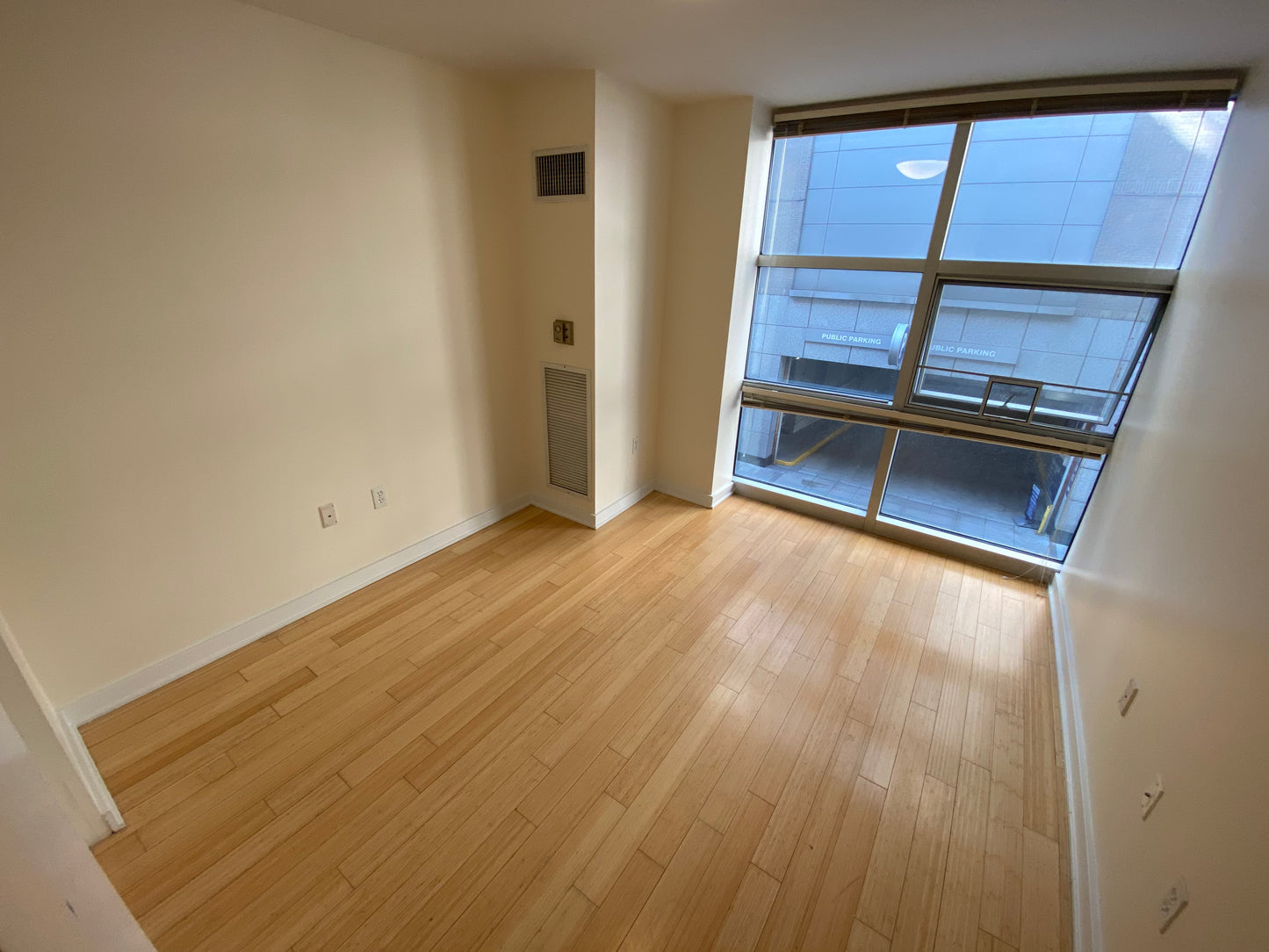 $3,000 / 1br - 430ft2 - ➽Alluring Downtown 1 Bedroom Available April! (Theatre District)