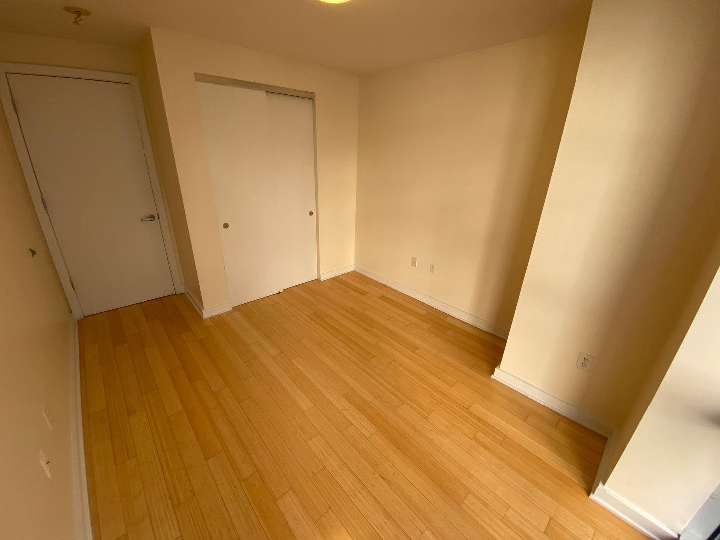 $3,000 / 1br - 430ft2 - ➽Alluring Downtown 1 Bedroom Available April! (Theatre District)