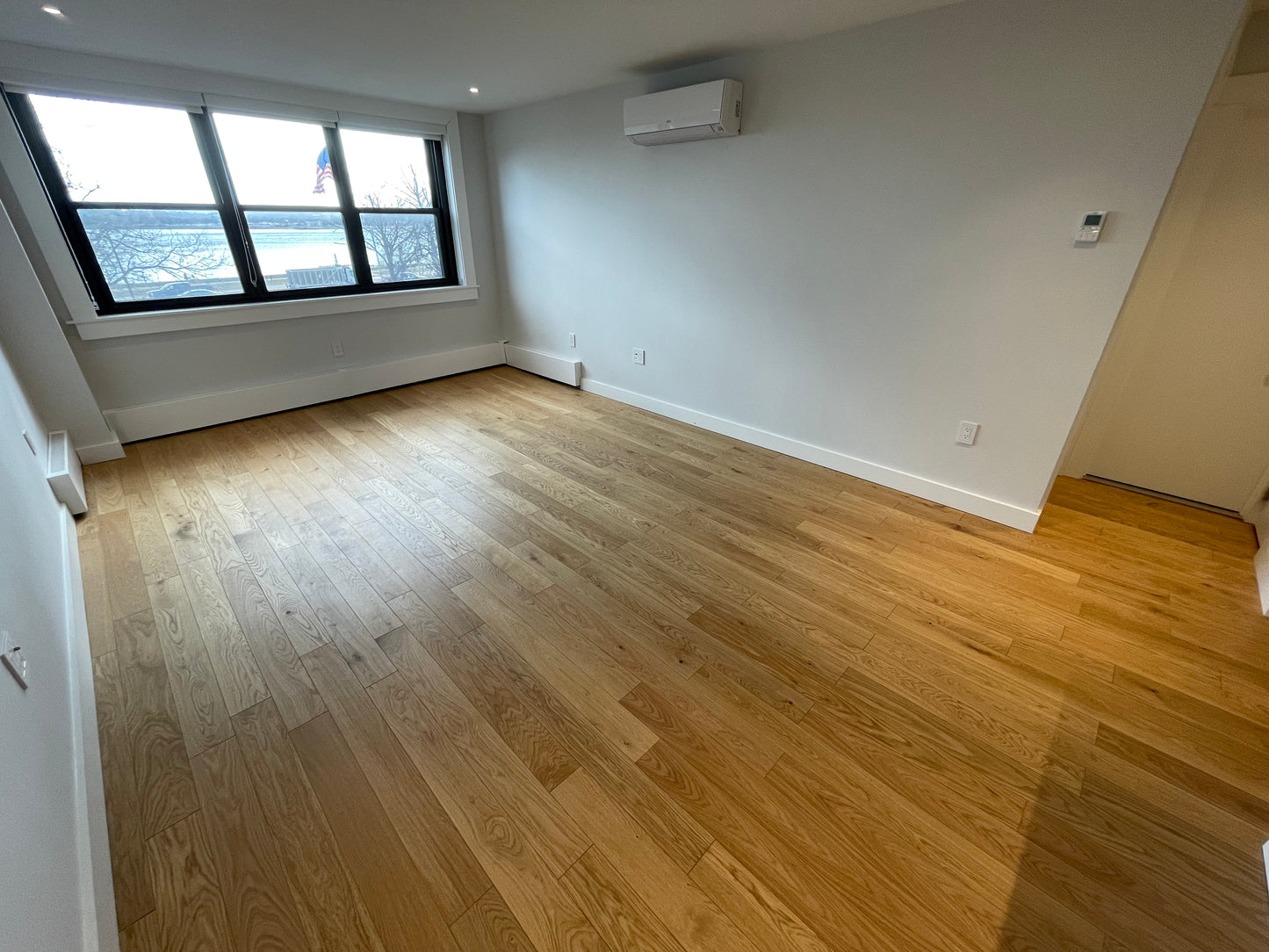 $2,750 / 1br - 612ft2 - ➽Breezy South Boston 1 Bedroom Avail. 2/1! Pet-Friendly! HT Included! (South Boston)