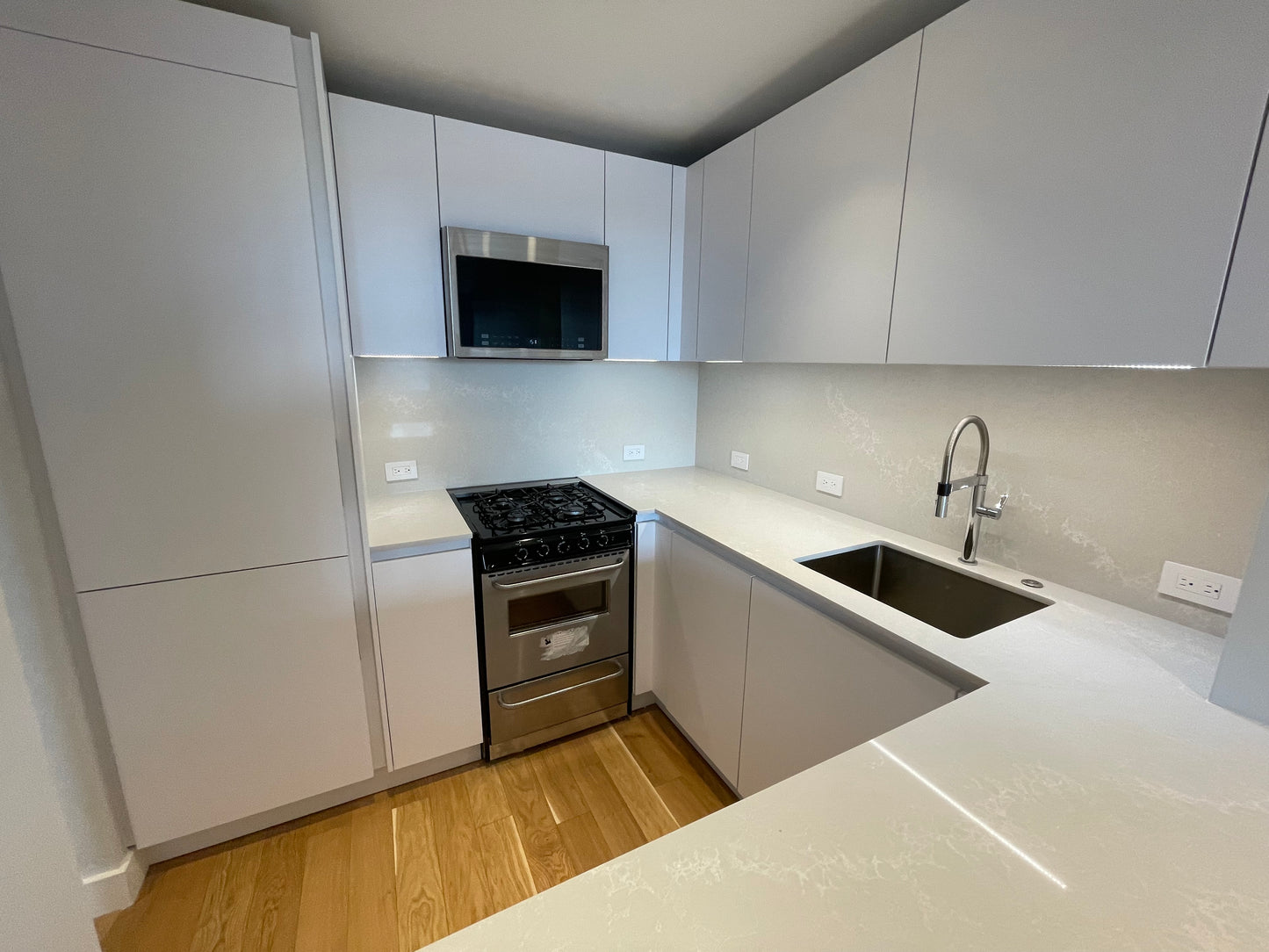 $2,750 / 1br - 612ft2 - ➽Breezy South Boston 1 Bedroom Avail. 2/1! Pet-Friendly! HT Included! (South Boston)