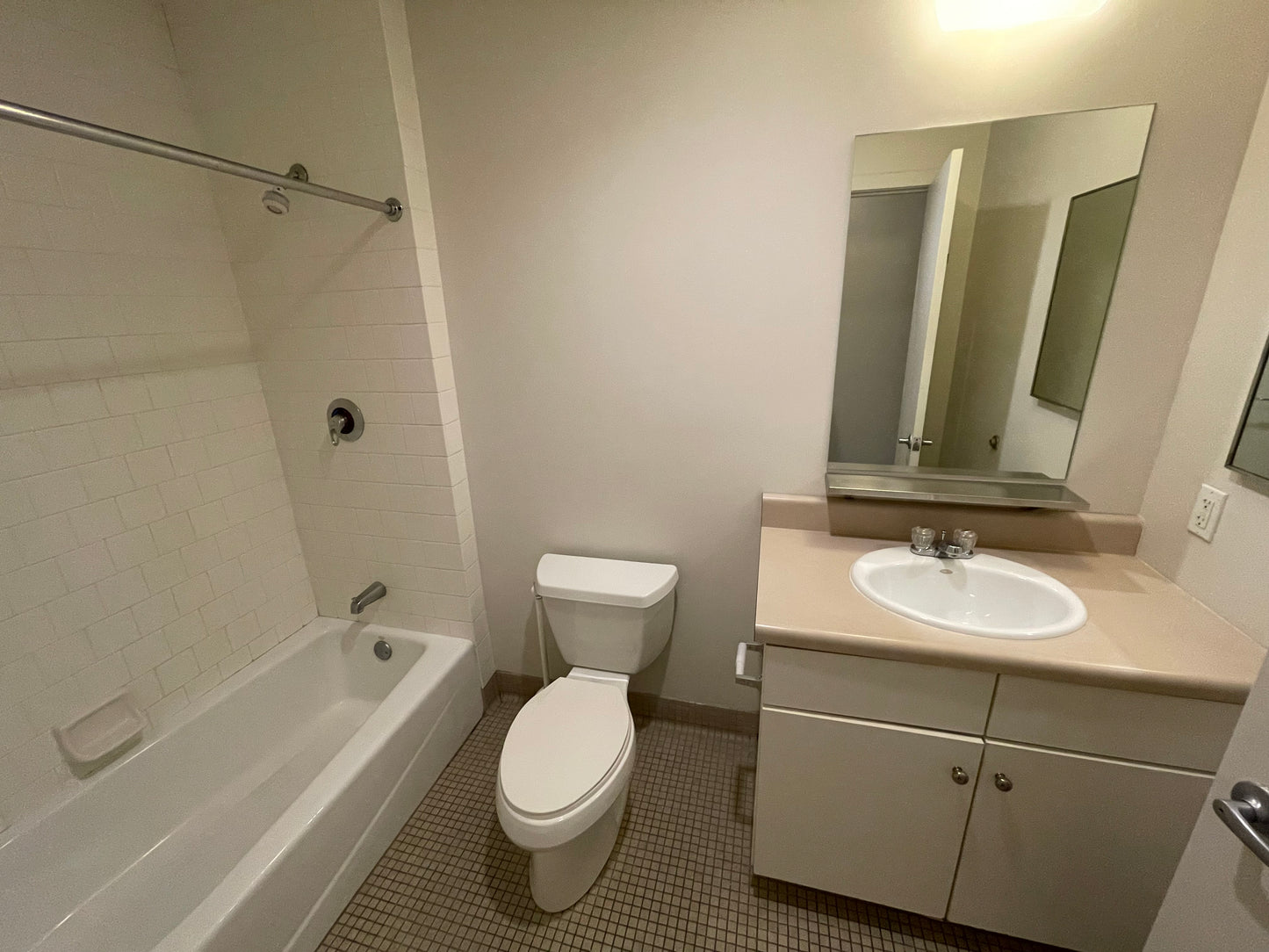$3,485 / 2br - 900ft2 - ➽Beautiful South End 2 Bedroom Available Now! No Fee! (South End)