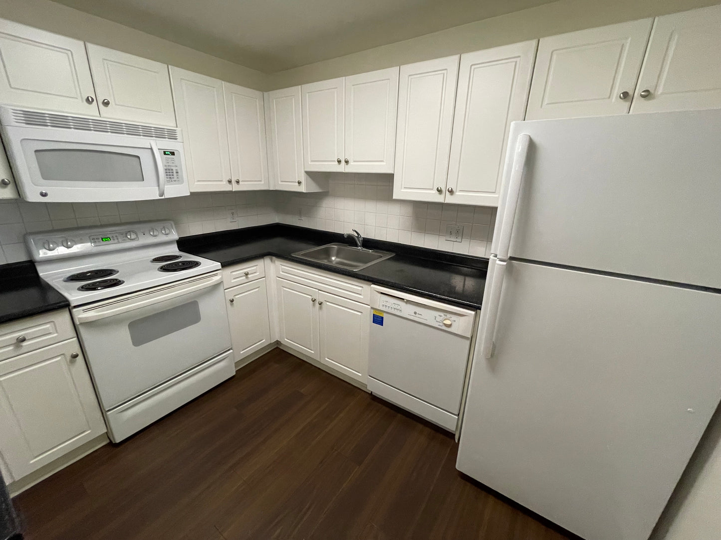 $2,750 / 2br - 886ft2 - ➽Beautiful Quincy 2 Bedroom Available January! (North Quincy)