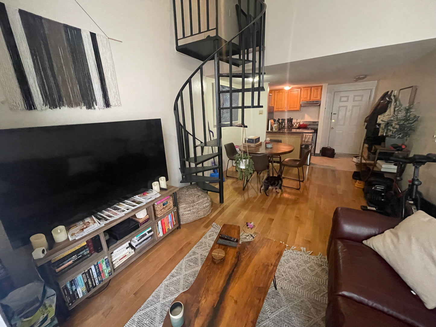 $2,350 / 490ft2 - ➽Airy Andrew Square Studio Loft w/No Fee! (Andrew Square)