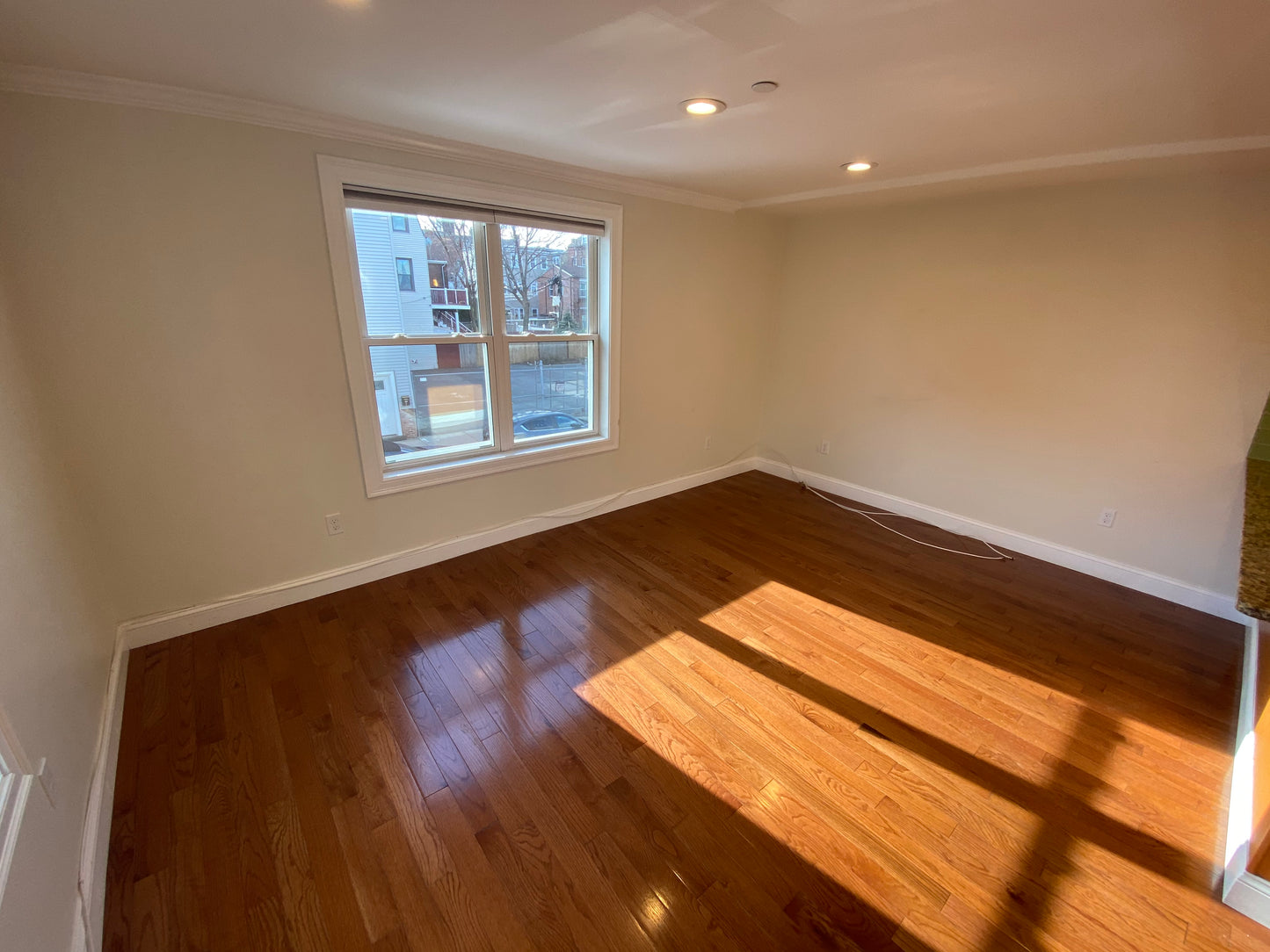 APPLICATION PENDING $3,200 / 2br - ➽Gorgeous East Boston 2 Bedroom Available April! (East Boston)