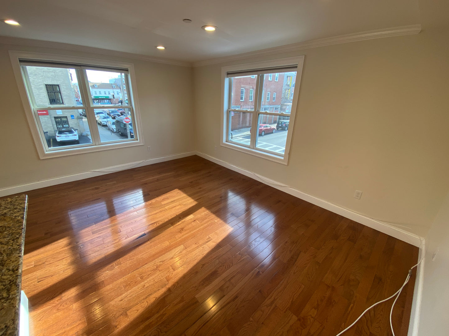 APPLICATION PENDING $3,200 / 2br - ➽Gorgeous East Boston 2 Bedroom Available April! (East Boston)