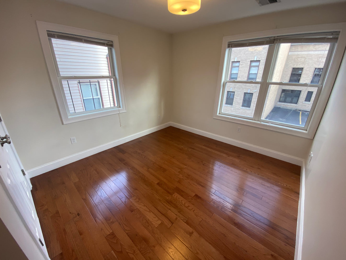 APPLICATION PENDING $3,200 / 2br - ➽Gorgeous East Boston 2 Bedroom Available April! (East Boston)