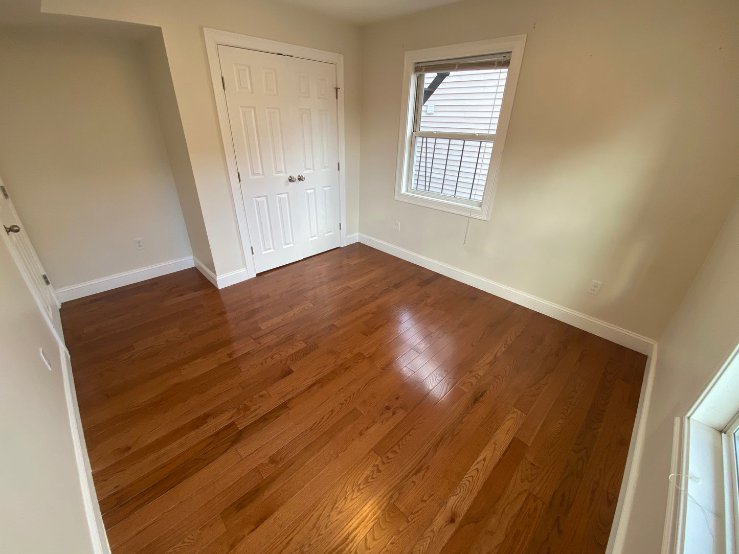 APPLICATION PENDING $3,200 / 2br - ➽Gorgeous East Boston 2 Bedroom Available April! (East Boston)