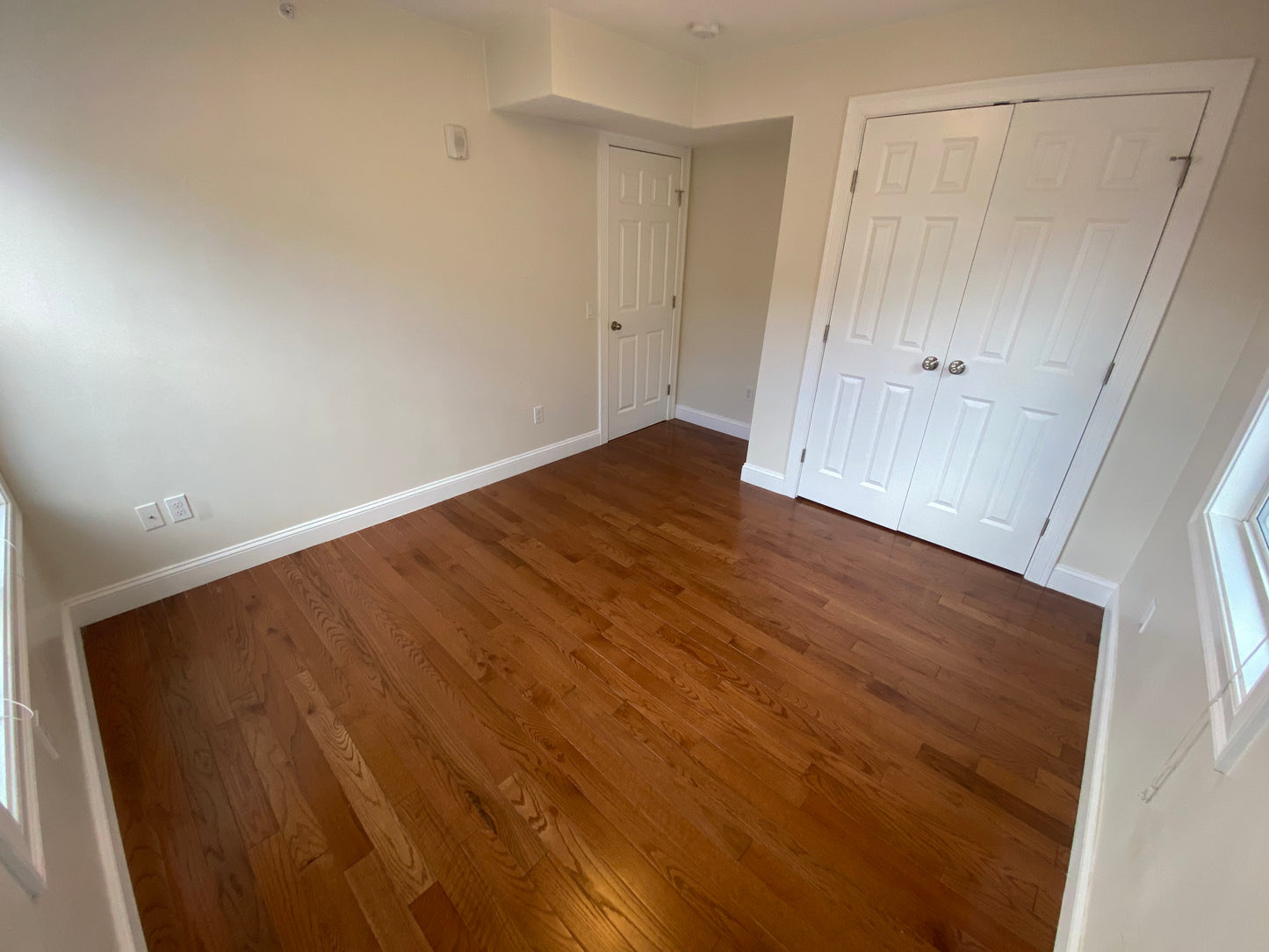 APPLICATION PENDING $3,200 / 2br - ➽Gorgeous East Boston 2 Bedroom Available April! (East Boston)