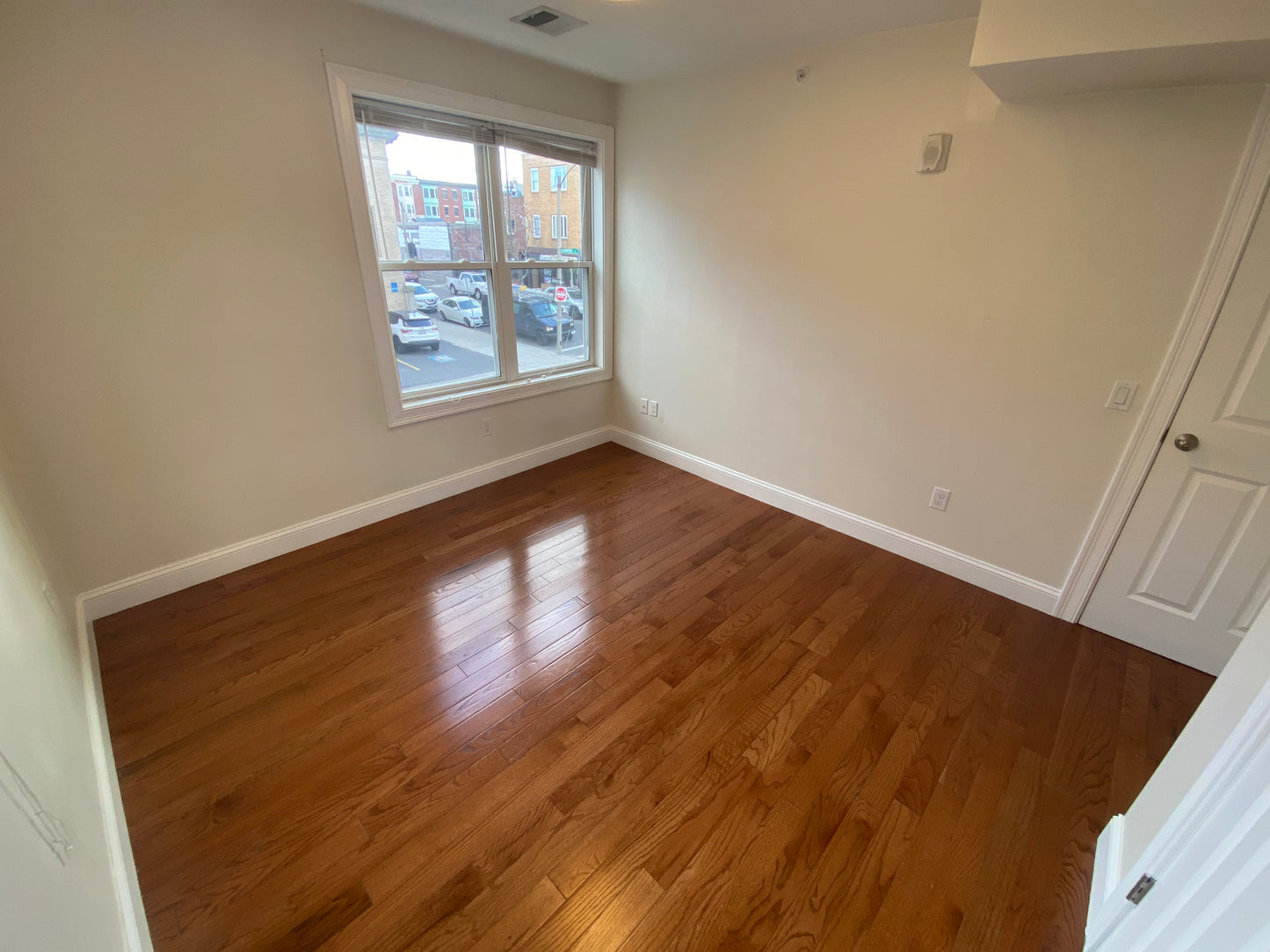 APPLICATION PENDING $3,200 / 2br - ➽Gorgeous East Boston 2 Bedroom Available April! (East Boston)