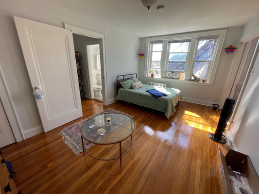 APPLICATION PENDING $1,745 / 405ft2 - ➽Classy Somerville Studio Available Now! No Fee! (Winter Hill)