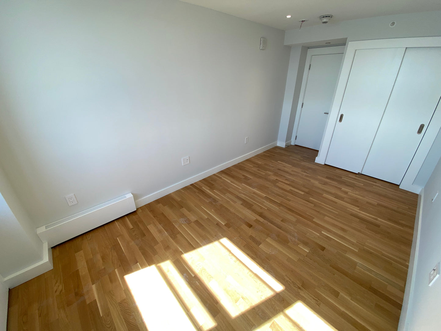 APPLICATION PENDING $3,075 / 2br - 810ft2 - ➽Stunning South Boston 2 Bedroom Available Now! Pet-Friendly! (South Boston)