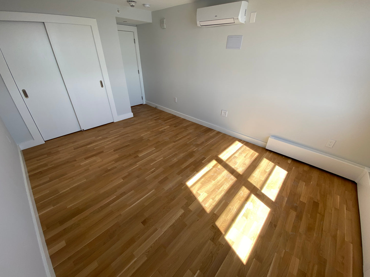 APPLICATION PENDING $3,075 / 2br - 810ft2 - ➽Stunning South Boston 2 Bedroom Available Now! Pet-Friendly! (South Boston)