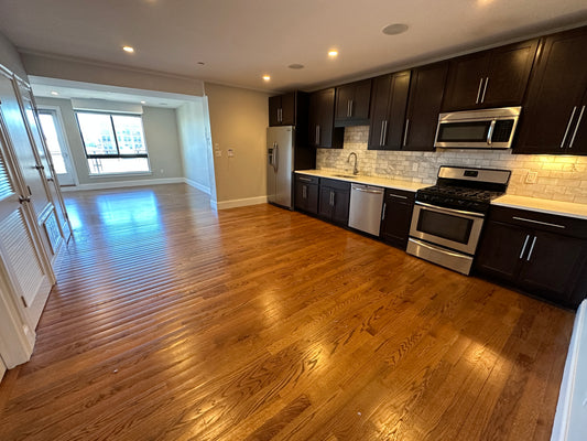 $4,045 / 2br - 1031ft2 - ➽Fantastic South Boston/Seaport 2 Bed 2 Bath Available 8/16! (South Boston)