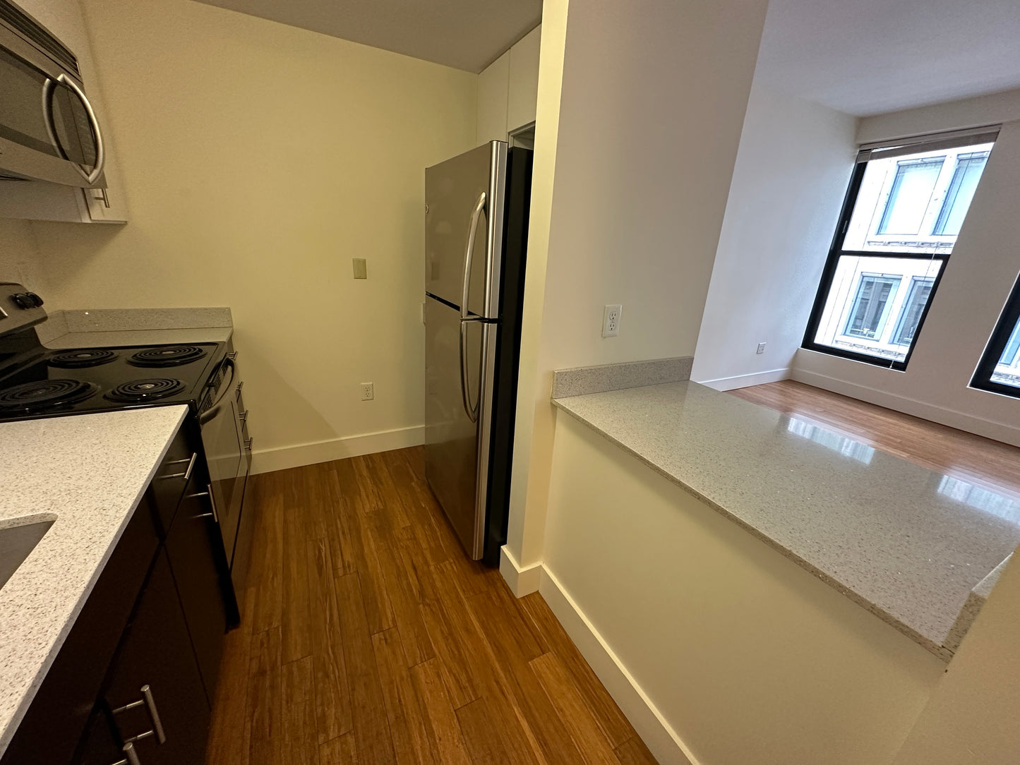 $3,300 / 1br - 603ft2 - ➽Profound Midtown 1 Bedroom Available June! Pet-Friendly! (Midtown)