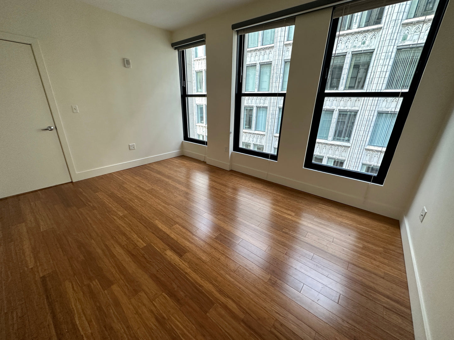 $3,300 / 1br - 603ft2 - ➽Profound Midtown 1 Bedroom Available June! Pet-Friendly! (Midtown)