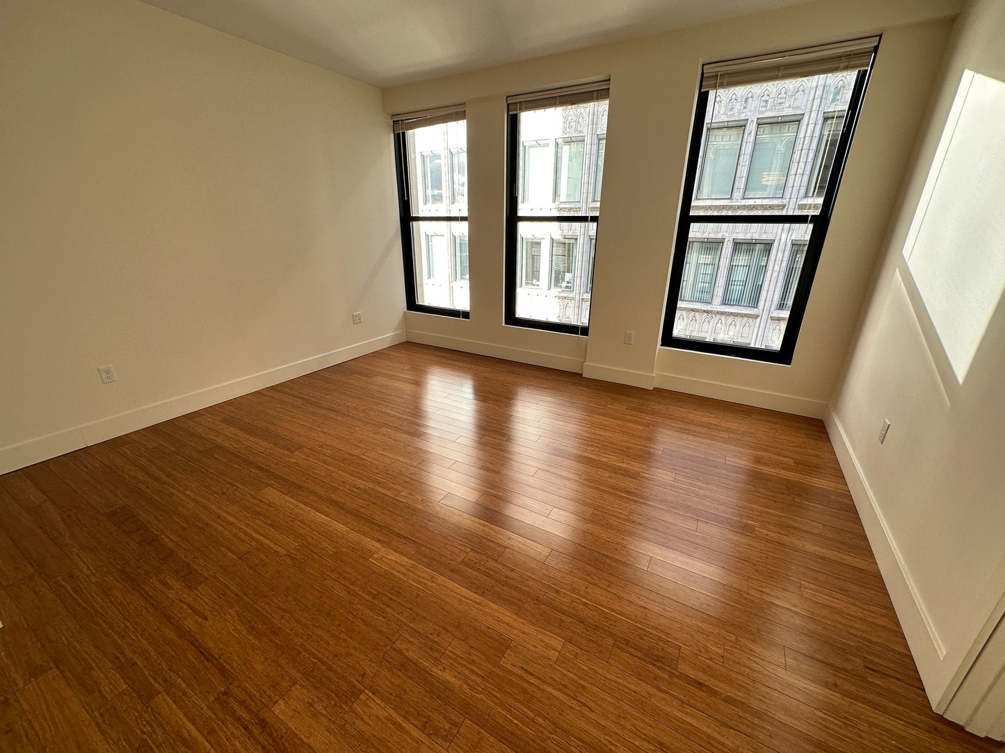 $3,300 / 1br - 603ft2 - ➽Profound Midtown 1 Bedroom Available June! Pet-Friendly! (Midtown)