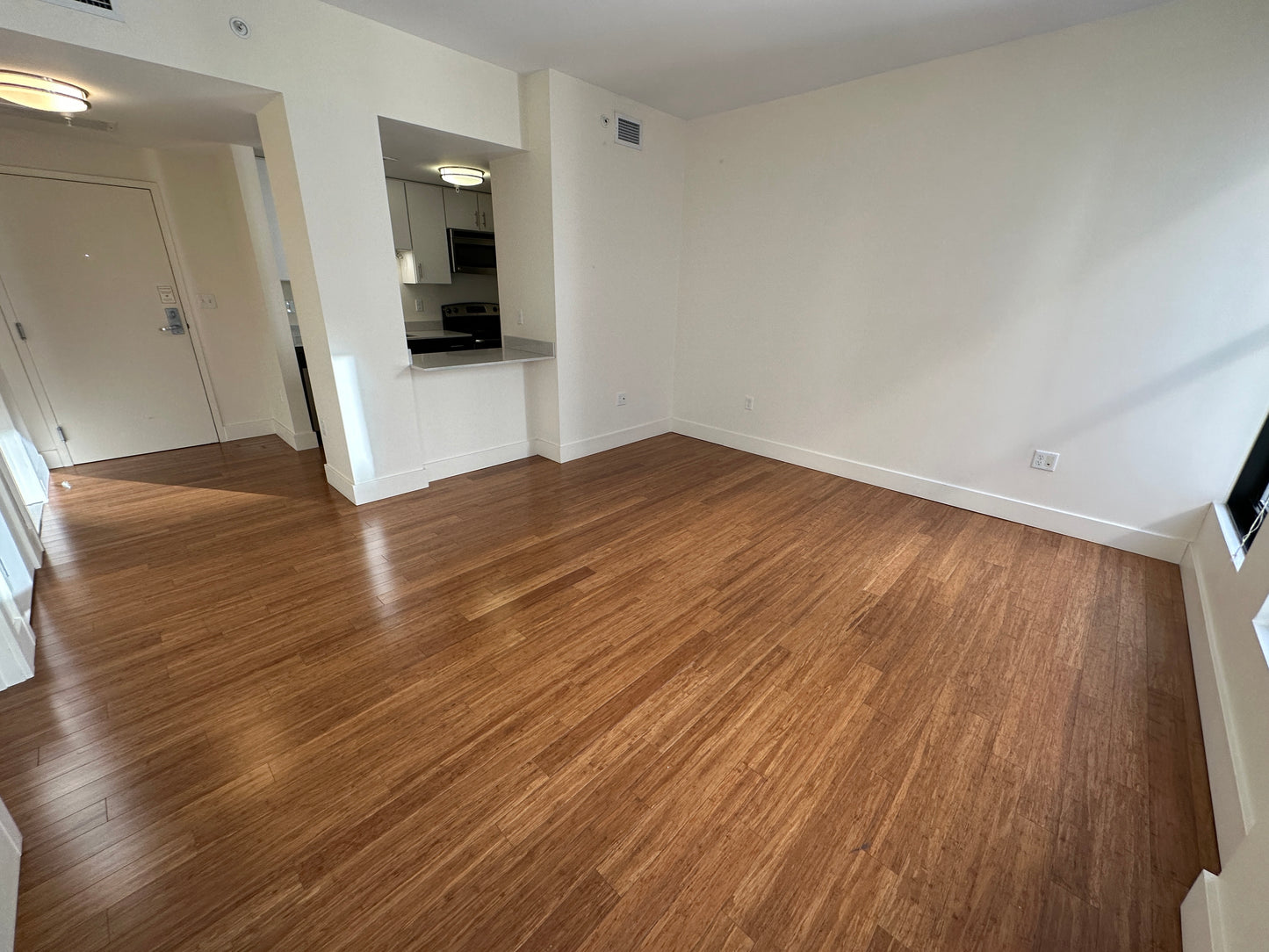 $3,300 / 1br - 603ft2 - ➽Profound Midtown 1 Bedroom Available June! Pet-Friendly! (Midtown)