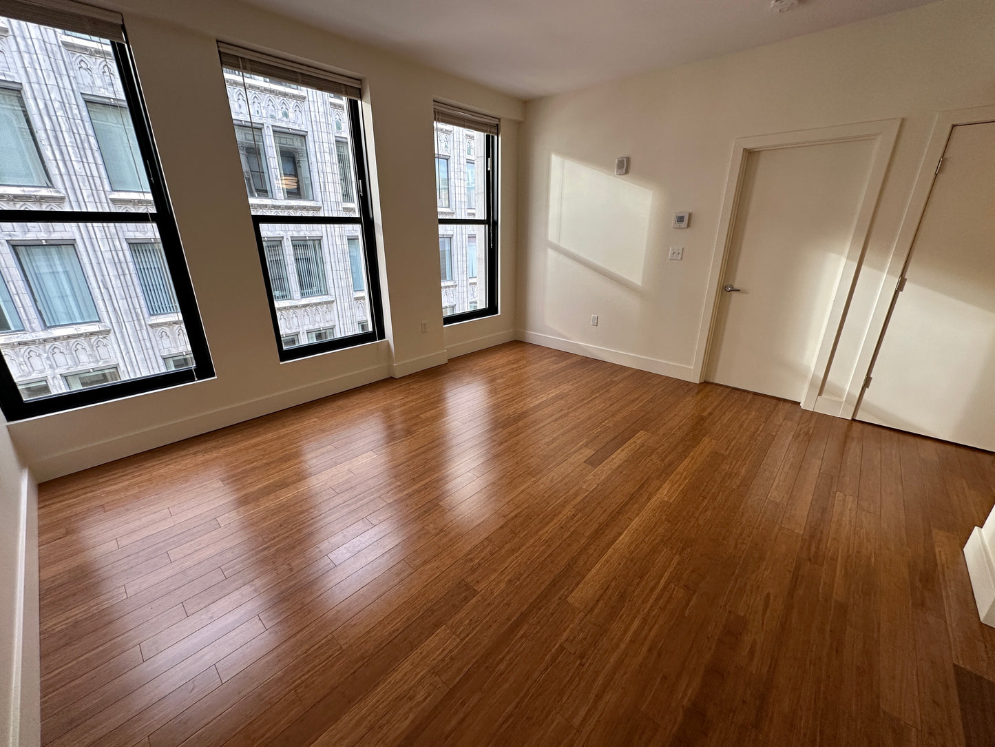 $3,300 / 1br - 603ft2 - ➽Profound Midtown 1 Bedroom Available June! Pet-Friendly! (Midtown)